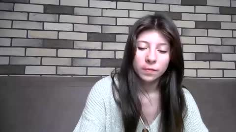 Snapshot of girl_cute007 chatting on 05-25-26, 10:49 girl_cute007 online show from 05-25-26, 10:49