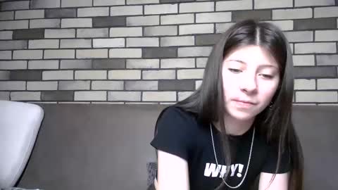 Snapshot of girl_cute007 chatting on 05-27-26, 02:30 girl_cute007 online show from 05-27-26, 02:30