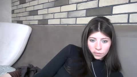 Snapshot of girl_cute007 chatting on 05-27-26, 04:04 girl_cute007 online show from 05-27-26, 04:04
