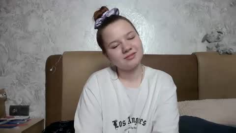 girl_cute07 online show from 05-16-26, 07:34