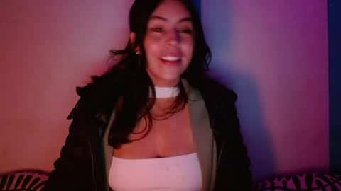 Alejandra online show from 05-17-26, 06:00