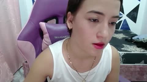 girl_princess18 online show from 10-29-25, 02:47