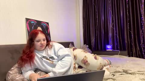 girl_shy07 online show from 04-22-26, 11:06