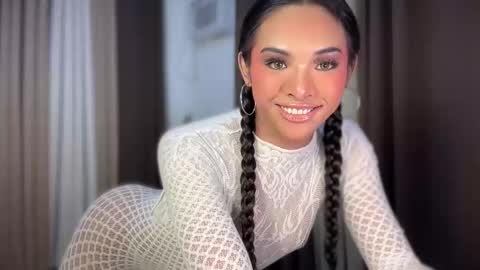 queen ronna online show from 06-06-26, 04:33