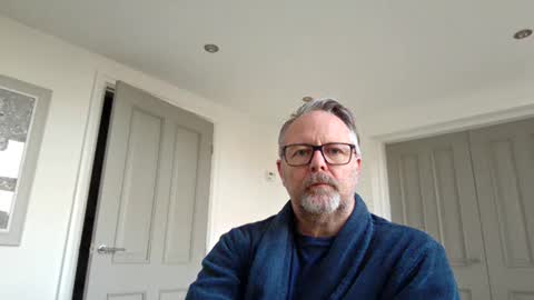 girlsandbikes online show from 11-25-25, 10:04