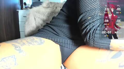Snapshot of girltattoo__ chatting on 07-21-26, 12:07 kim online show from 07-21-26, 12:07