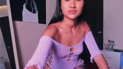 Snapshot of girlytiny chatting on 04-30-26, 06:53 girlytiny online show from 04-30-26, 06:53