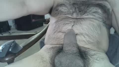 Snapshot of girthyhunguy chatting on 01-06-25, 08:07 girthyhunguy online show from 01-06-25, 08:07