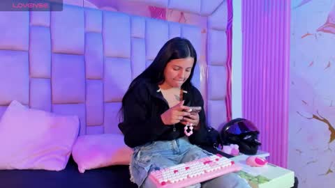 Snapshot of gisell_squirt chatting on 06-04-26, 01:06 gisell_squirt online show from 06-04-26, 01:06