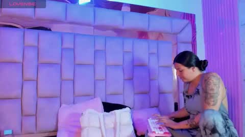 Snapshot of gisell_squirt chatting on 06-05-26, 01:39 gisell_squirt online show from 06-05-26, 01:39