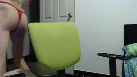 Snapshot of gisellawatsonn chatting on 09-27-25, 03:22 Gisella online show from 09-27-25, 03:22