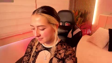 Giselle online show from 02-14-26, 09:00