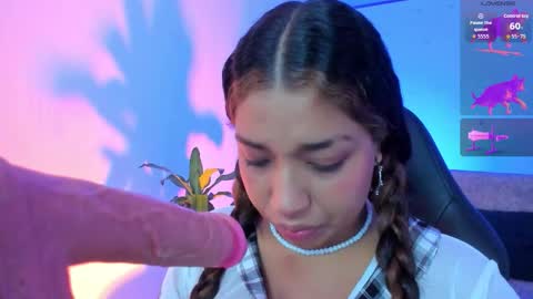 Giselle online show from 11-30-25, 04:49