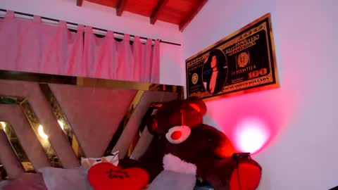 Snapshot of giselreyes1 chatting on 01-09-25, 02:01 . Gisel Reyes . online show from 01-09-25, 02:01