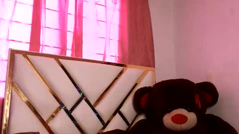 . Gisel Reyes . online show from 05-29-26, 07:45