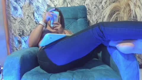 Snapshot of gissel_angel chatting on 01-07-25, 11:24 Gissel angel online show from 01-07-25, 11:24