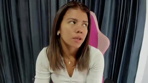 Snapshot of gissel_angel chatting on 01-20-25, 06:53 Gissel angel online show from 01-20-25, 06:53