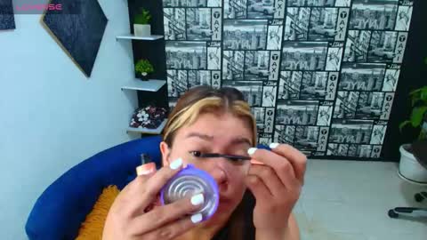 Snapshot of gissel_angel chatting on 10-16-25, 08:54 Gissel angel online show from 10-16-25, 08:54