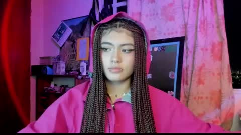 Snapshot of giulietta_mon chatting on 12-18-24, 07:04 Giulietta online show from 12-18-24, 07:04