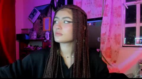 Snapshot of giulietta_mon chatting on 12-19-24, 05:07 Giulietta online show from 12-19-24, 05:07