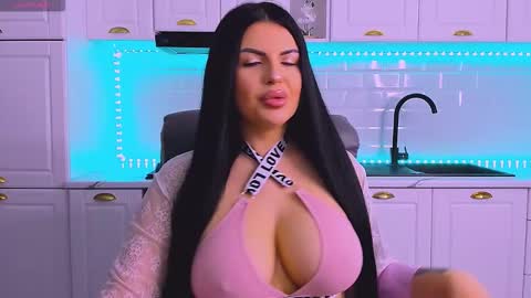 Giulia online show from 02-23-26, 10:07