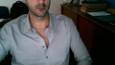 giuseppevai1 online show from 10-31-25, 11:55