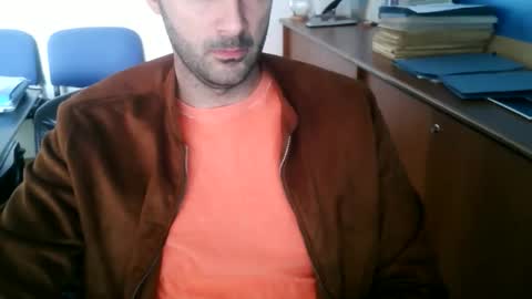 giuseppevai1 online show from 11-08-25, 10:37