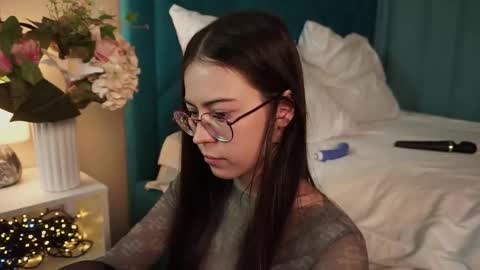 Agness online show from 03-12-26, 02:56