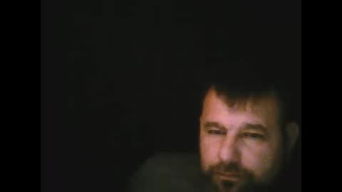 Snapshot of gjleeke chatting on 01-17-25, 11:40 guzz online show from 01-17-25, 11:40