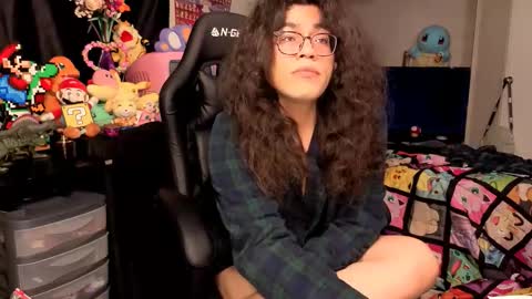 Snapshot of glaceon9 chatting on 11-01-25, 12:18 glaceon9 online show from 11-01-25, 12:18