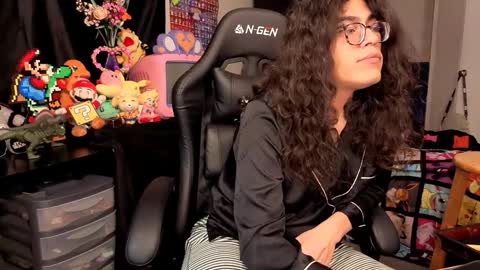 Snapshot of glaceon9 chatting on 11-04-25, 05:12 glaceon9 online show from 11-04-25, 05:12