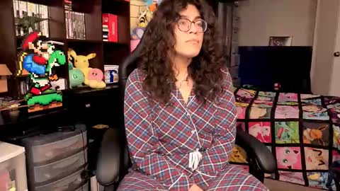 Snapshot of glaceon9 chatting on 11-12-25, 01:39 glaceon9 online show from 11-12-25, 01:39