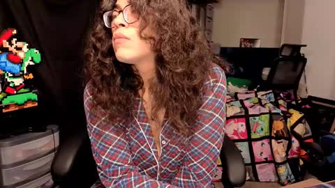 Snapshot of glaceon9 chatting on 11-18-25, 01:55 glaceon9 online show from 11-18-25, 01:55