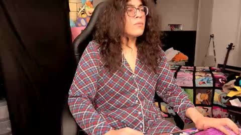 Snapshot of glaceon9 chatting on 11-30-25, 10:14 glaceon9 online show from 11-30-25, 10:14