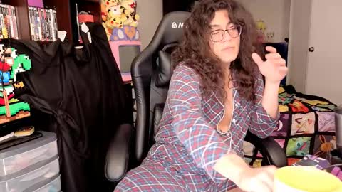 glaceon9 online show from 02-11-26, 05:56