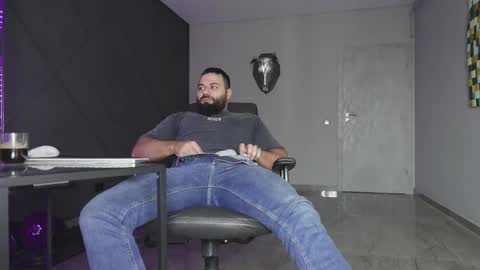 Matthew .. for short call me Matt online show from 12-04-25, 07:06