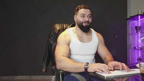 Matthew .. for short call me Matt online show from 03-08-26, 01:25