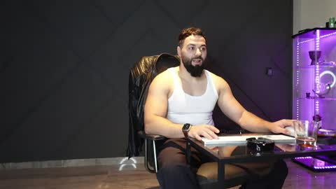 Matthew .. for short call me Matt online show from 03-31-26, 11:27