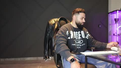 Matthew .. for short call me Matt online show from 04-27-26, 06:39