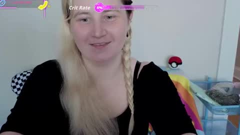 Snapshot of glitchwitch chatting on 09-18-25, 03:25 Glitch online show from 09-18-25, 03:25