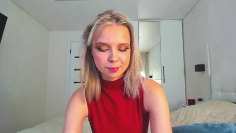 Snapshot of glitchy_doll chatting on 07-07-26, 05:21 Sara online show from 07-07-26, 05:21