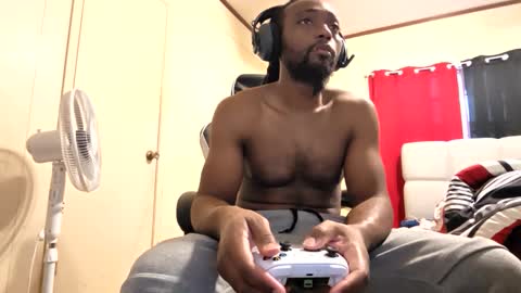 Snapshot of glomightyj chatting on 01-17-26, 07:06 glomightyj online show from 01-17-26, 07:06