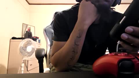 Snapshot of glomightyj chatting on 04-20-26, 03:53 glomightyj online show from 04-20-26, 03:53
