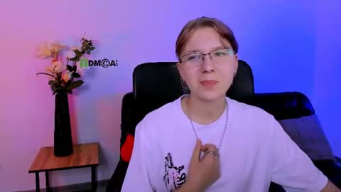 Snapshot of gloria_bubble chatting on 06-12-26, 06:51 your dream online show from 06-12-26, 06:51
