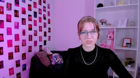 Snapshot of gloria_bubble chatting on 06-16-26, 07:05 your dream online show from 06-16-26, 07:05