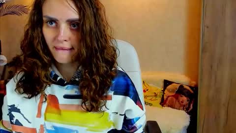 Gloria Wood online show from 10-26-25, 08:48