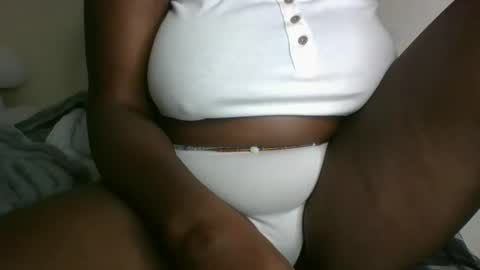 Snapshot of glorious_t chatting on 11-01-25, 02:13 glorious_t online show from 11-01-25, 02:13