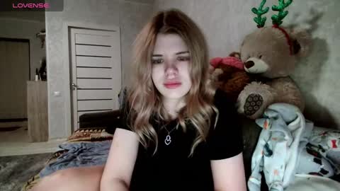 Snapshot of glossy_girl_1 chatting on 12-02-24, 02:53 Roxy online show from 12-02-24, 02:53