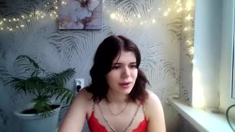 Snapshot of glossy_girl_1 chatting on 11-15-25, 10:12 Roxy online show from 11-15-25, 10:12