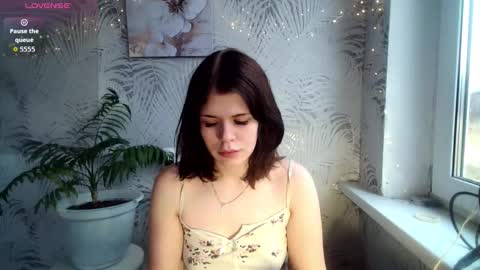Snapshot of glossy_girl_1 chatting on 11-20-25, 10:48 Roxy online show from 11-20-25, 10:48
